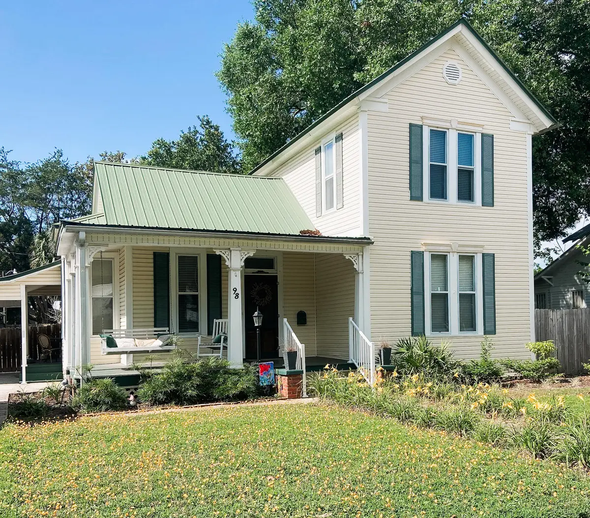 98 E Live Oak Avenue, Defuniak Springs, FL 32435 - #1