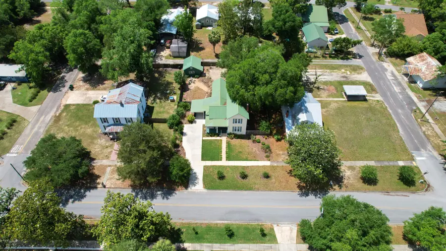 98 E Live Oak Avenue, Defuniak Springs, FL 32435 - #2