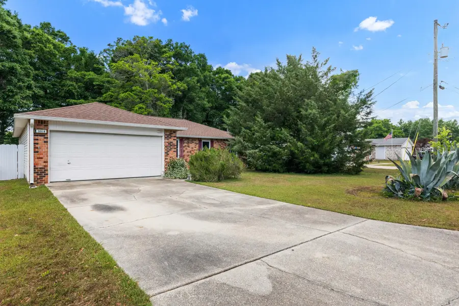 5518 Chantilly Circle, Milton, FL 32583 - #2