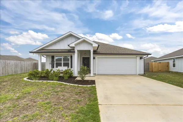 943 Sandbar Loop, Crestview, FL 32539