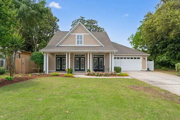 1739 Sound Creek Court, Navarre, FL 32566