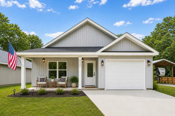 8086 Third Street, Laurel Hill, FL 32567