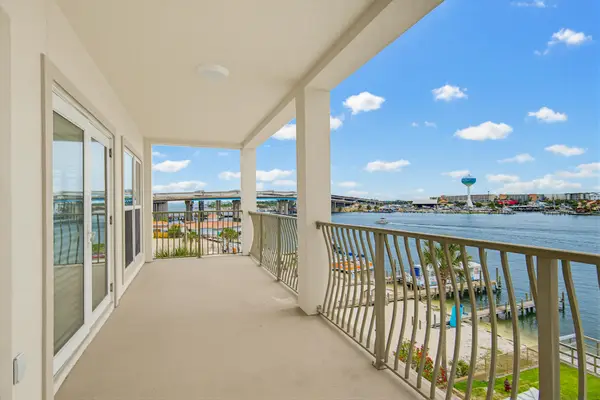 187 Brooks Street #UNIT B401, Fort Walton Beach, FL 32548