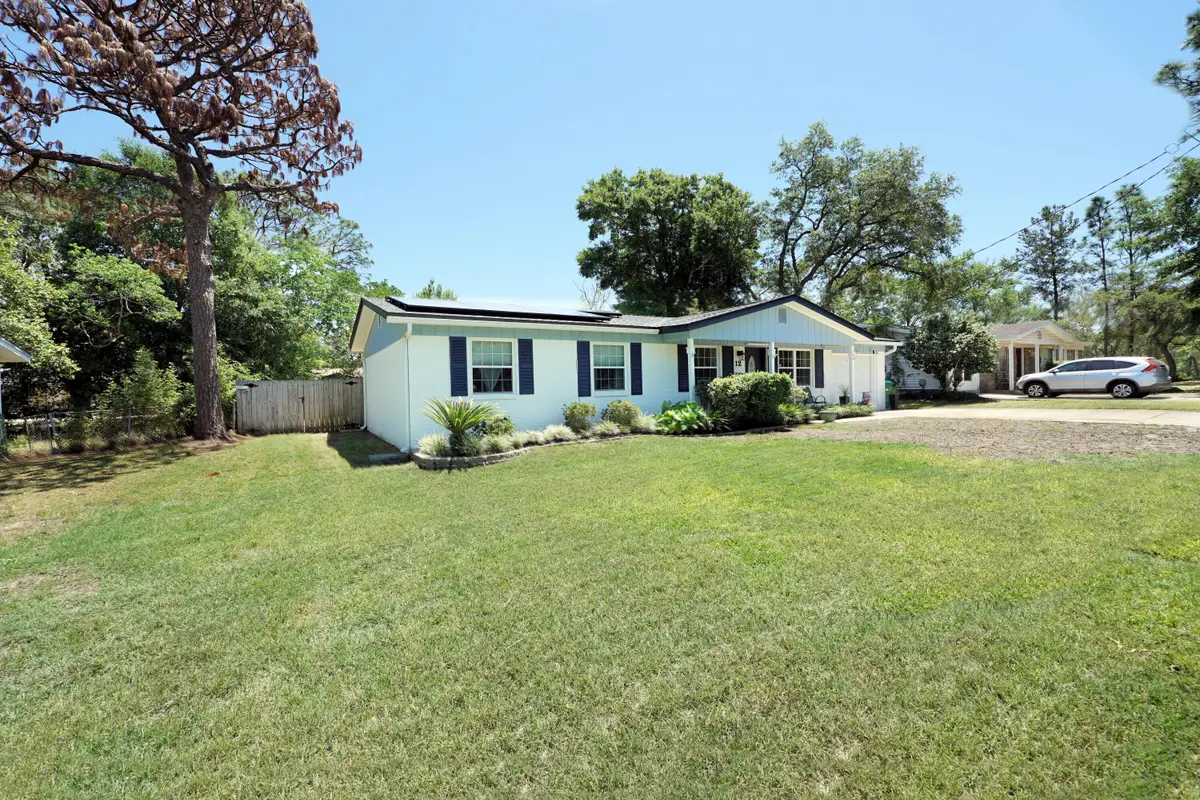 12 Berwick Circle, Shalimar, FL 32579 - #1