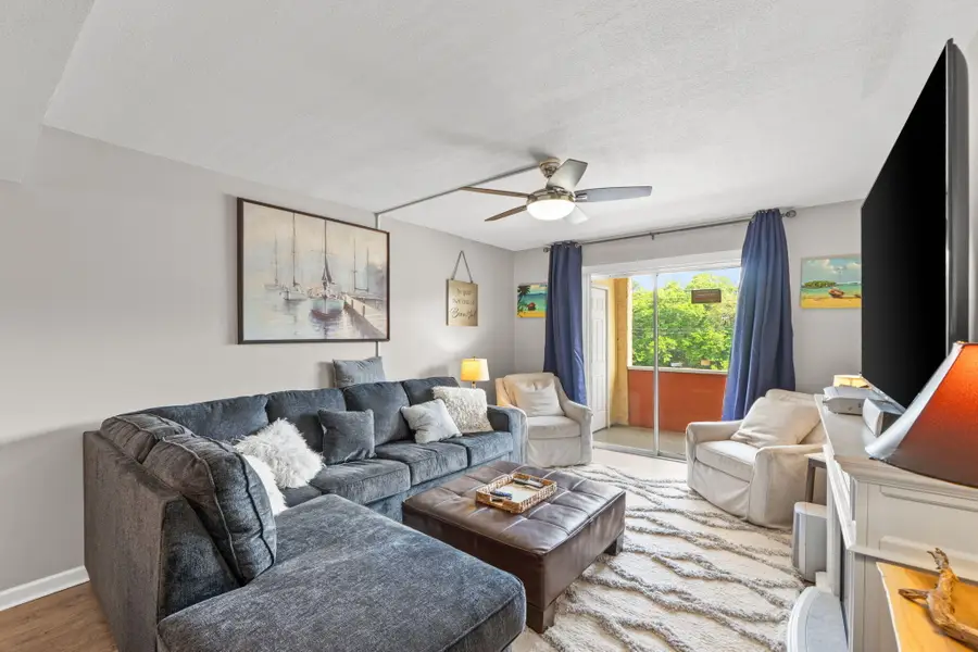 209 W Miracle Strip Parkway #A303, Mary Esther, FL 32569 - #3