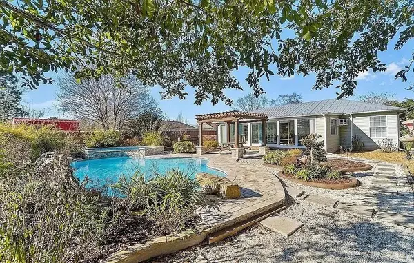 9435 E River Drive, Navarre, FL 32566