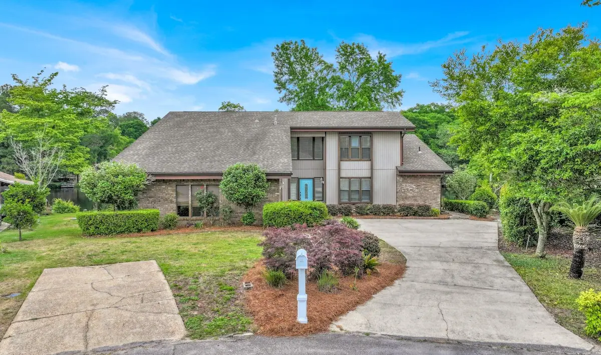 645 Carr Drive, Niceville, FL 32578 - #1