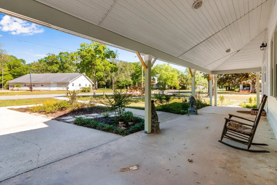 418 S 11th Street, Defuniak Springs, FL 32435 - #3