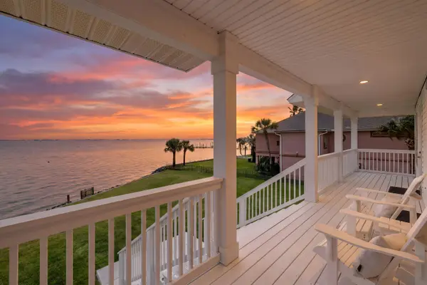 2005 Jessica Way, Navarre, FL 32566