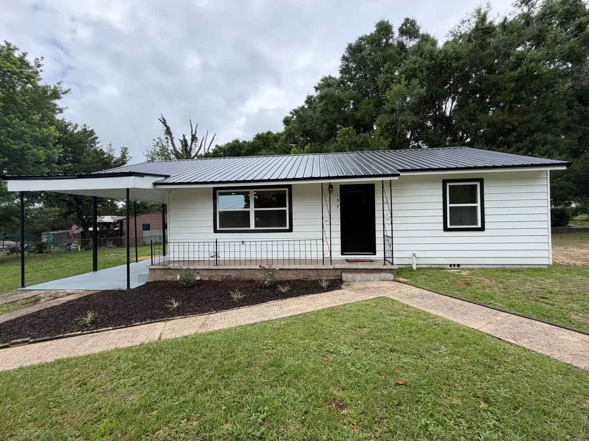 197 W North Avenue, Crestview, FL 32536 - #1