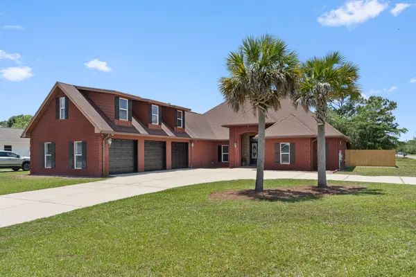 2425 Salamanca Street, Navarre, FL 32566