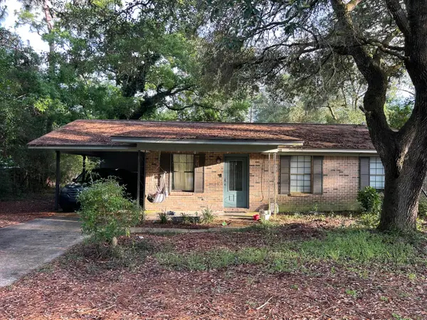 2008 Juniper Lake Road, DeFuniak Springs, FL 32433
