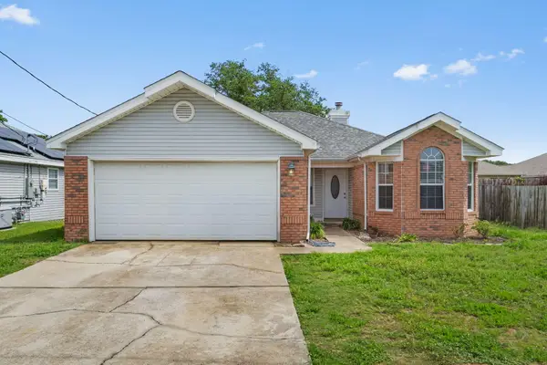 305 W Danielle Court, Mary Esther, FL 32569