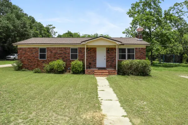 464 Tall Pines Road, Cantonment, FL 32533