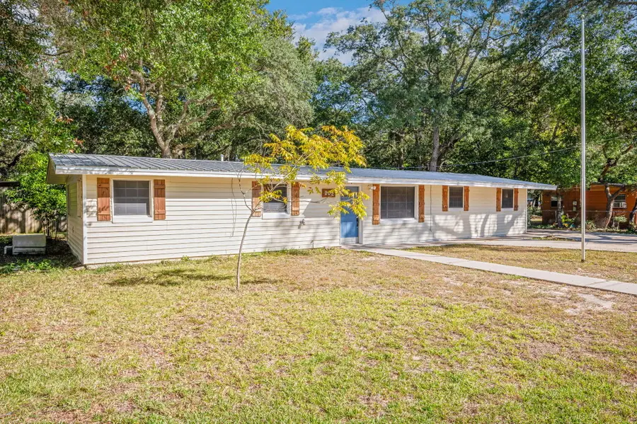 205 Pine Street, Fort Walton Beach, FL 32548 - #3