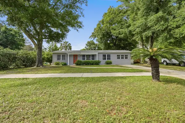 514 E Hollywood Boulevard, Mary Esther, FL 32569