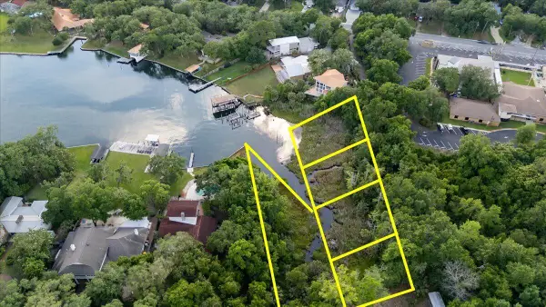 2 Petit Court, Shalimar, FL 32579