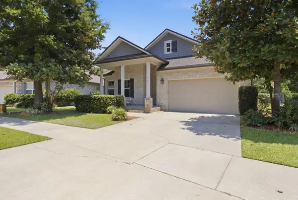76 Oaktree Boulevard, Freeport, FL 32439