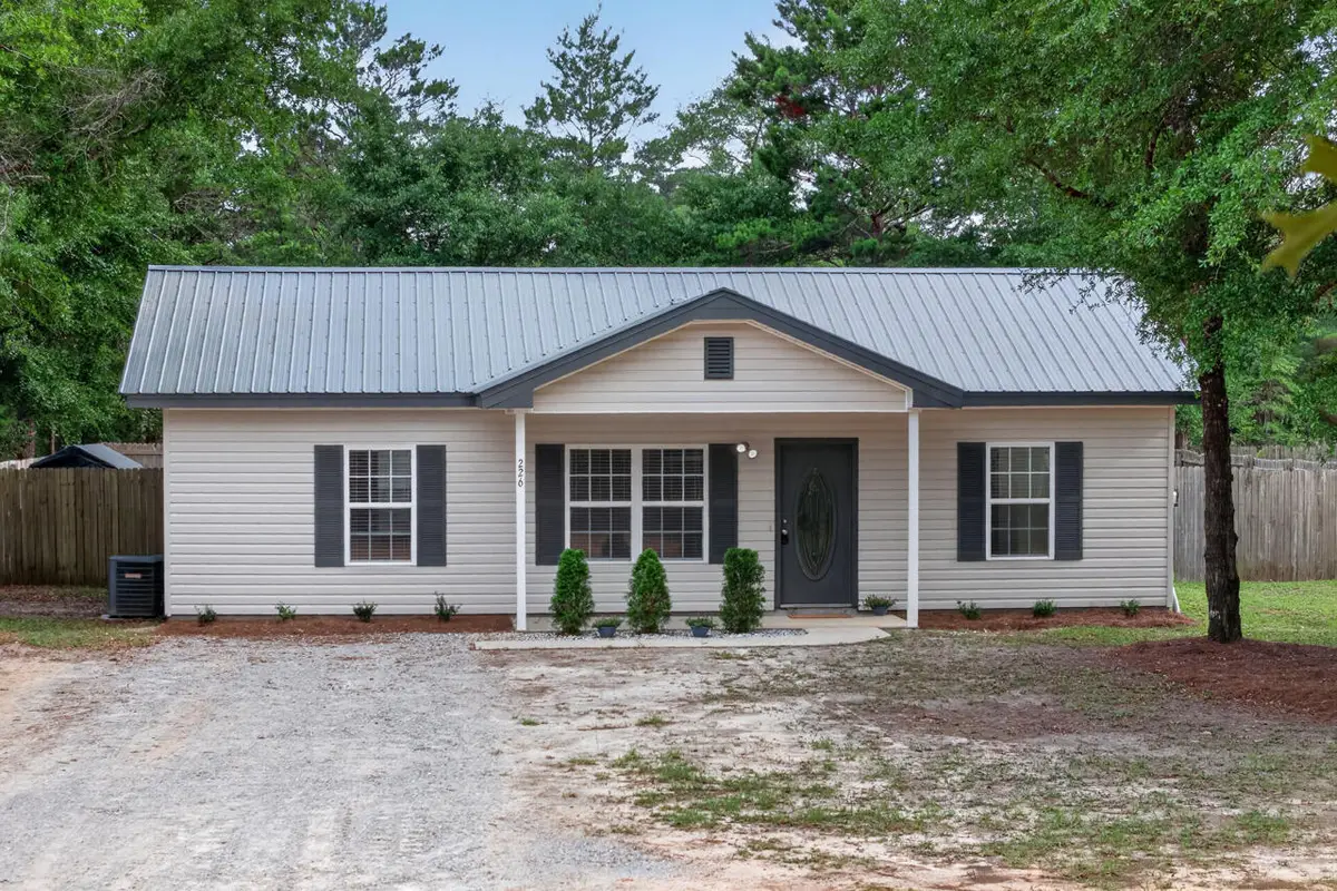 226 E Cypress Avenue, Defuniak Springs, FL 32433 - #1