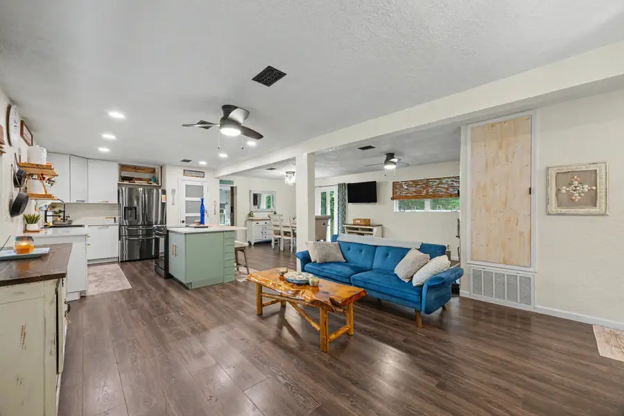 156 S Lindberg Street, Crestview, FL 32536 - #3