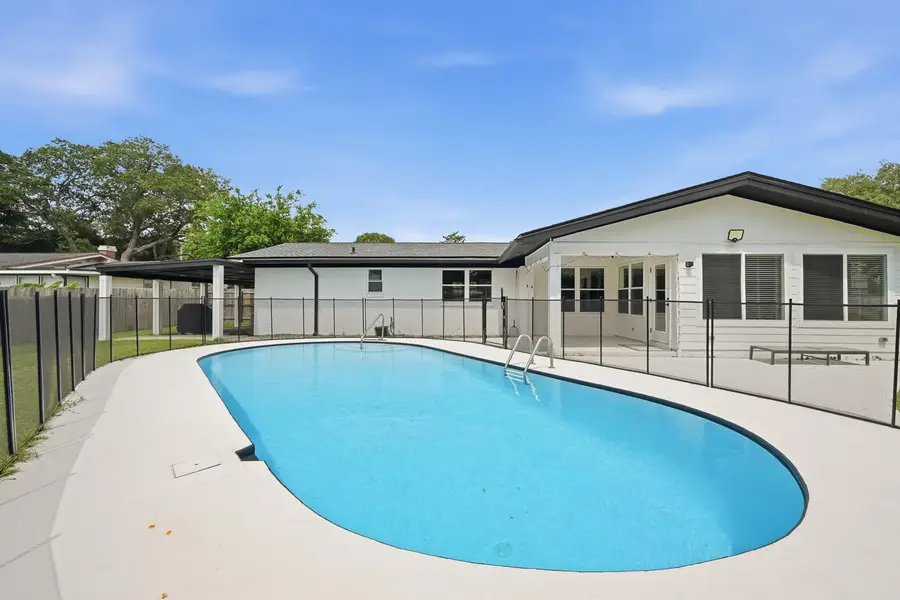 618 NE Country Club Avenue, Fort Walton Beach, FL 32547 - #3
