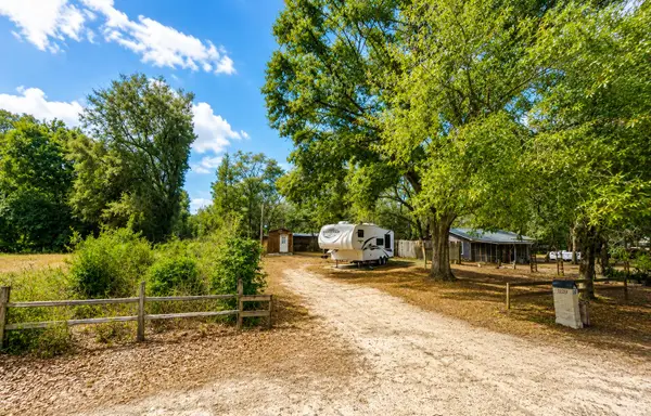 1129 Juniper Lake Drive, DeFuniak Springs, FL 32433