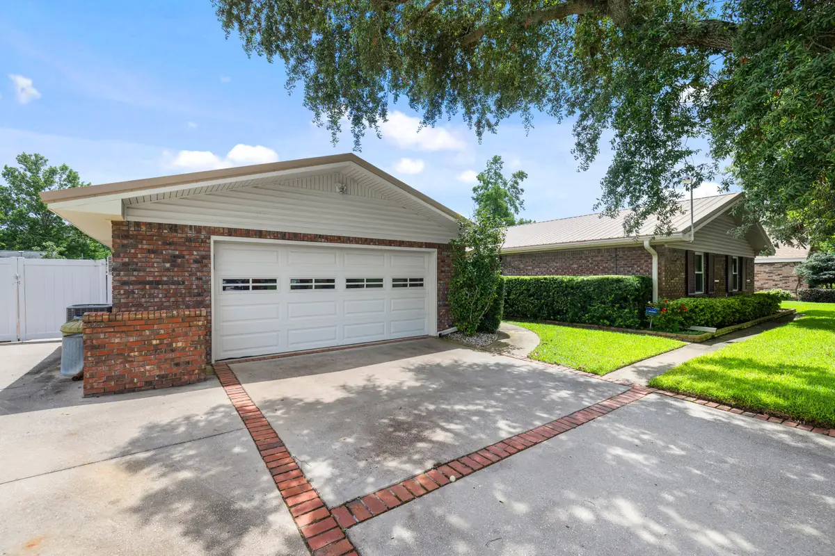 21 Pebble Beach Drive, Shalimar, FL 32579 - #1