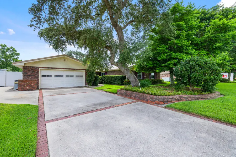 21 Pebble Beach Drive, Shalimar, FL 32579 - #2