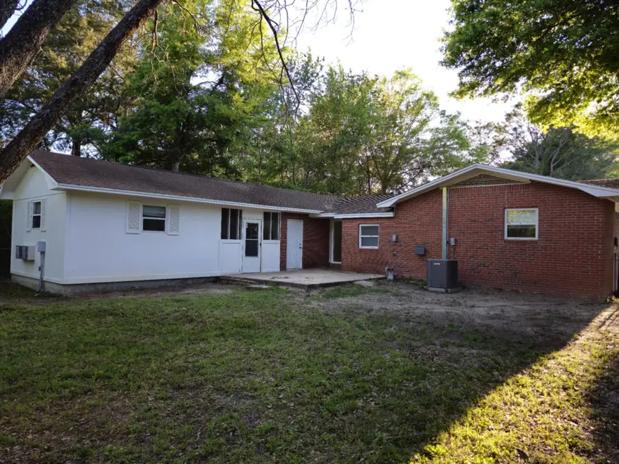 101 Blaylock Street, Crestview, FL 32539 - #3