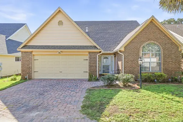 827 Fairway Lakes Drive, Niceville, FL 32578