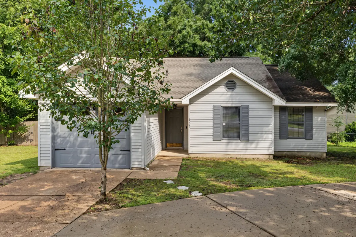 2501 Sunset Drive, Crestview, FL 32536 - #1