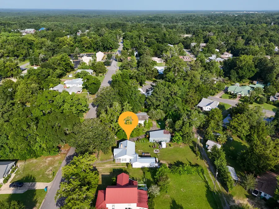 347 Park Avenue, Defuniak Springs, FL 32435 - #3