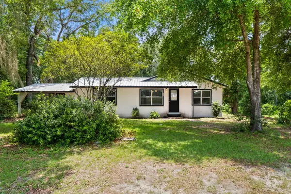 668 Wrights Creek Road, Caryville, FL 32427