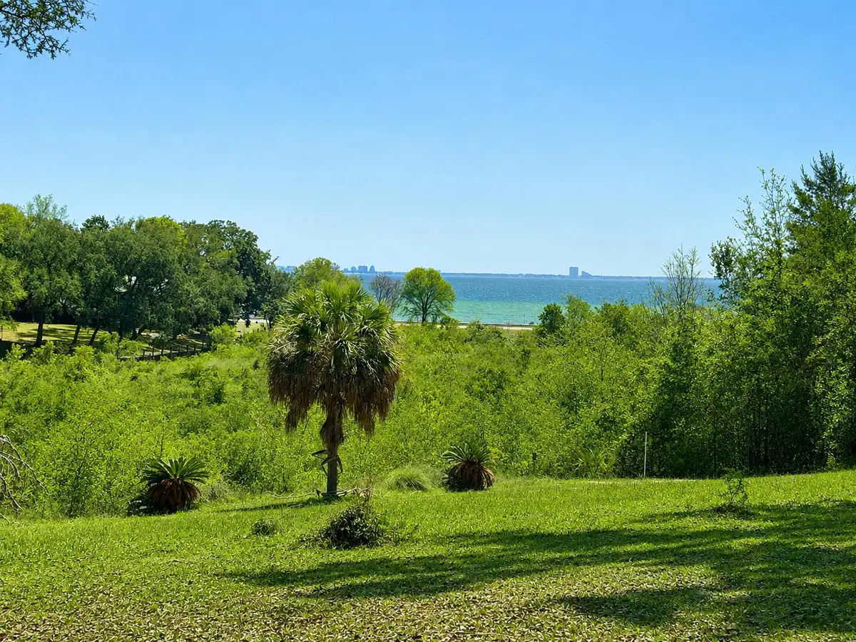 140 Chippewa Drive, Niceville, FL 32578 - #1