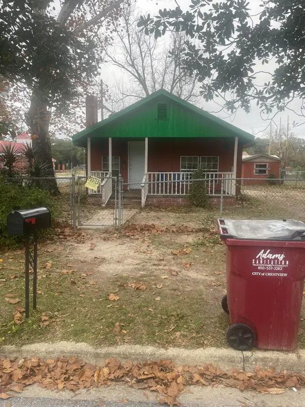 698 W Walnut Avenue, Crestview, FL 32536