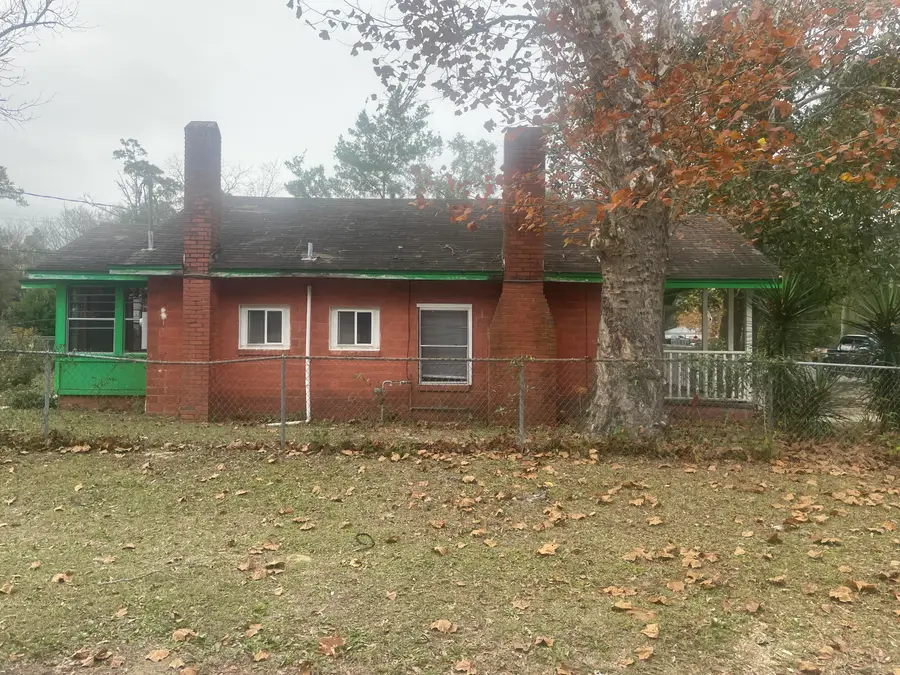 698 W Walnut Avenue, Crestview, FL 32536 - #3