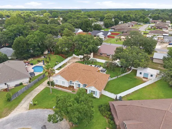6890 Gaspar Court, Navarre, FL 32566