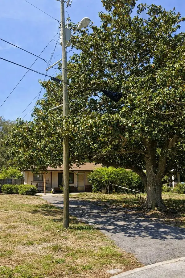 136 NW Markella Road, Fort Walton Beach, FL 32548