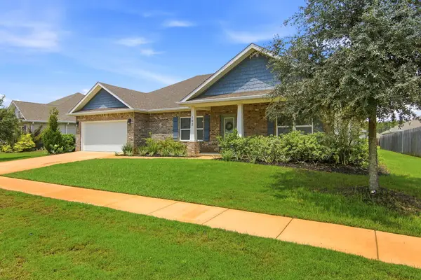 192 E Sky Way, Freeport, FL 32439