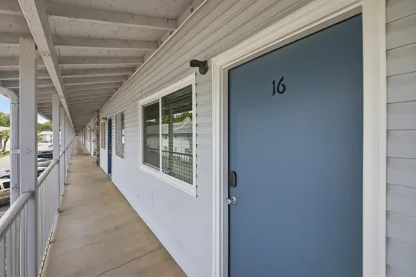 201 E College Boulevard #16, Niceville, FL 32578