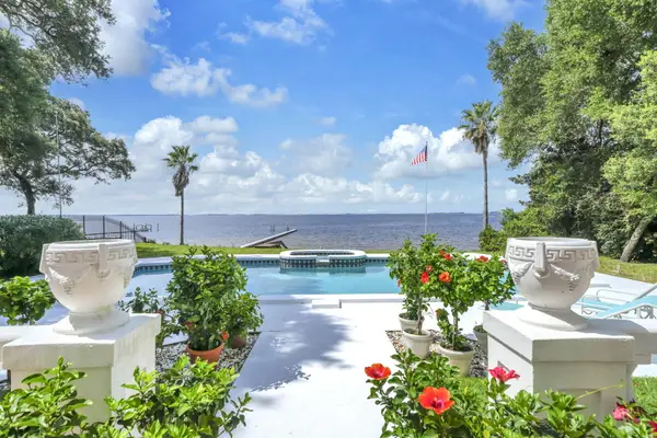93 Meigs Drive, Shalimar, FL 32579