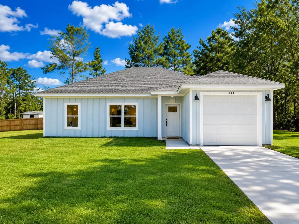 244 E Laurel Lane, Defuniak Springs, FL 32433 - #1