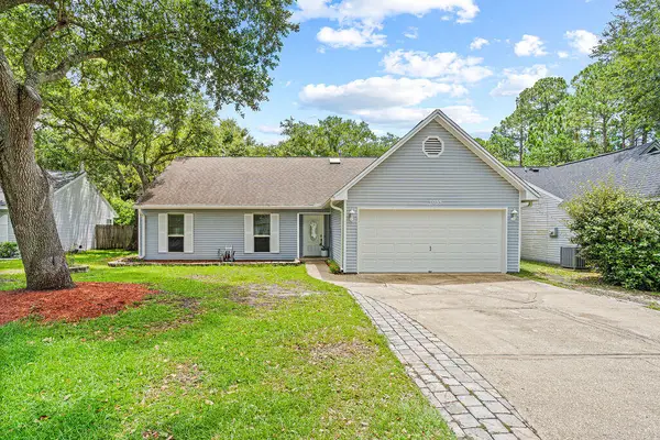 1055 Emerald Lane, Fort Walton Beach, FL 32547