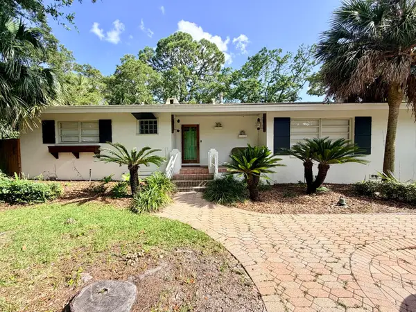 209 SE Hood Avenue, Fort Walton Beach, FL 32548