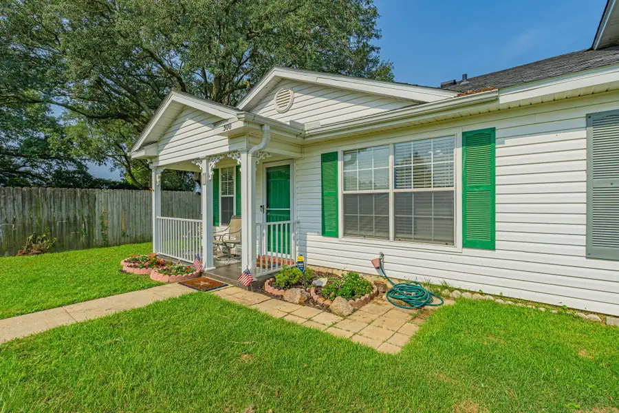 300 Loveland Circle, Pensacola, FL 32526 - #3