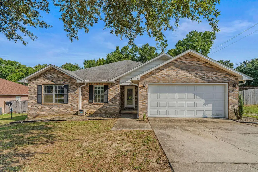 101 Conquest Avenue, Crestview, FL 32536 - #2