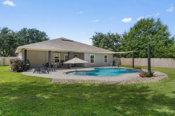 8064 San Pedro Plz, Navarre, FL 32566