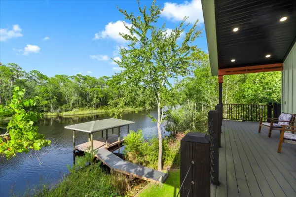 8536 Kingsley Place, Navarre, FL 32566
