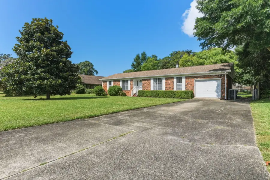 102 NW Cape Drive, Fort Walton Beach, FL 32548 - #2