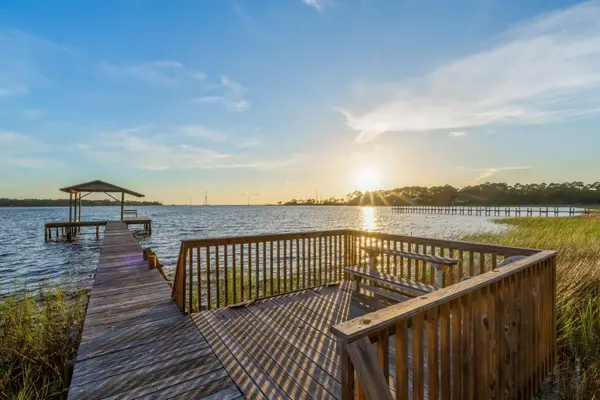 7107 Wells Avenue, Navarre, FL 32566